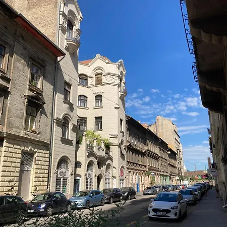 Carina Duplex Studio